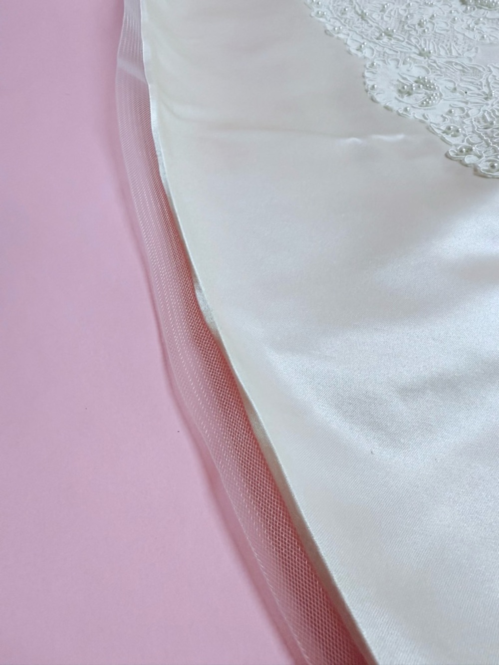 Vintage Ivory Satin Lace-Trim A-Line Wedding Gown - Picture 9 of 14